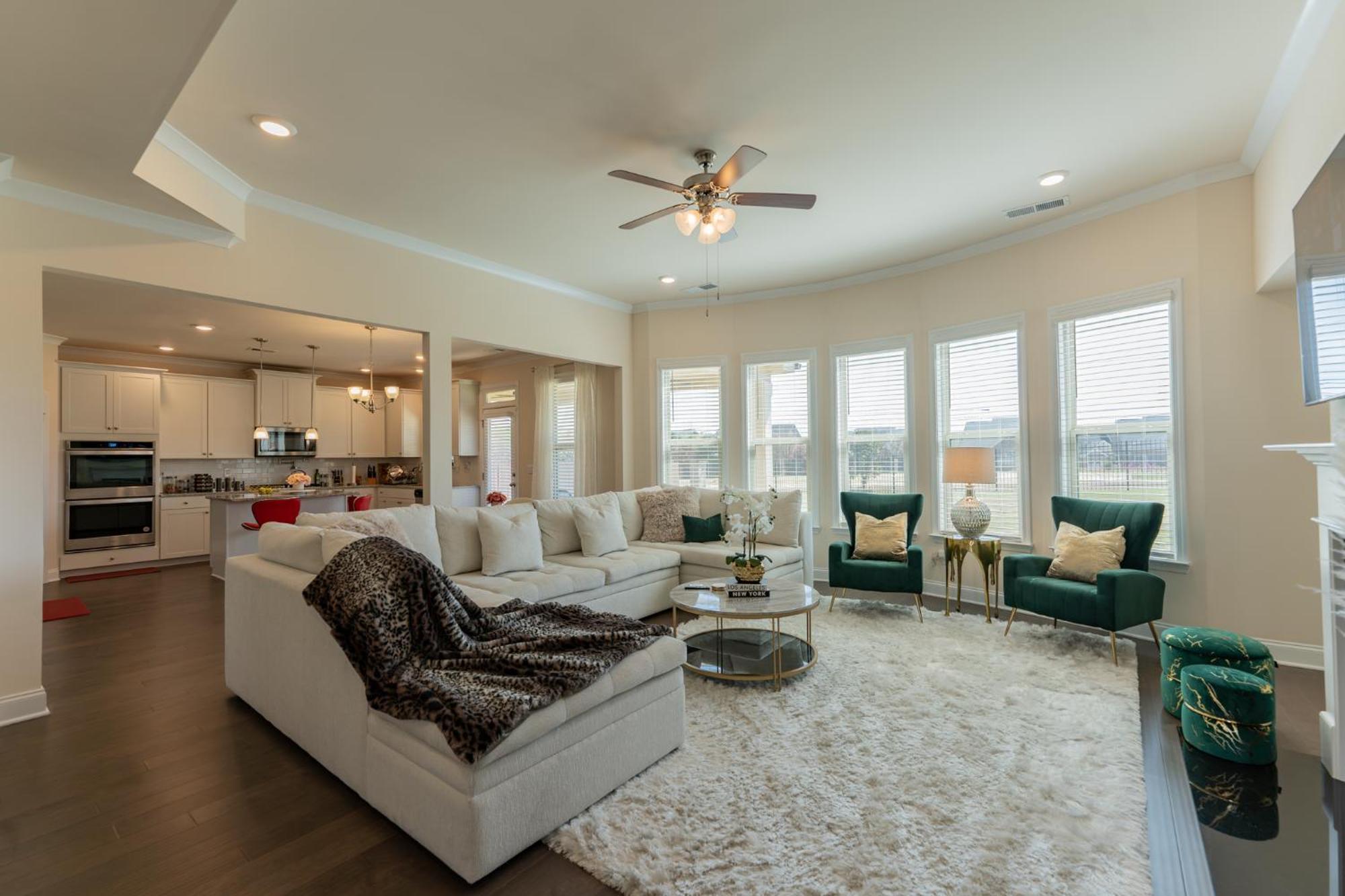 Luxury Bedroom With Private Bath Hampton Exterior foto