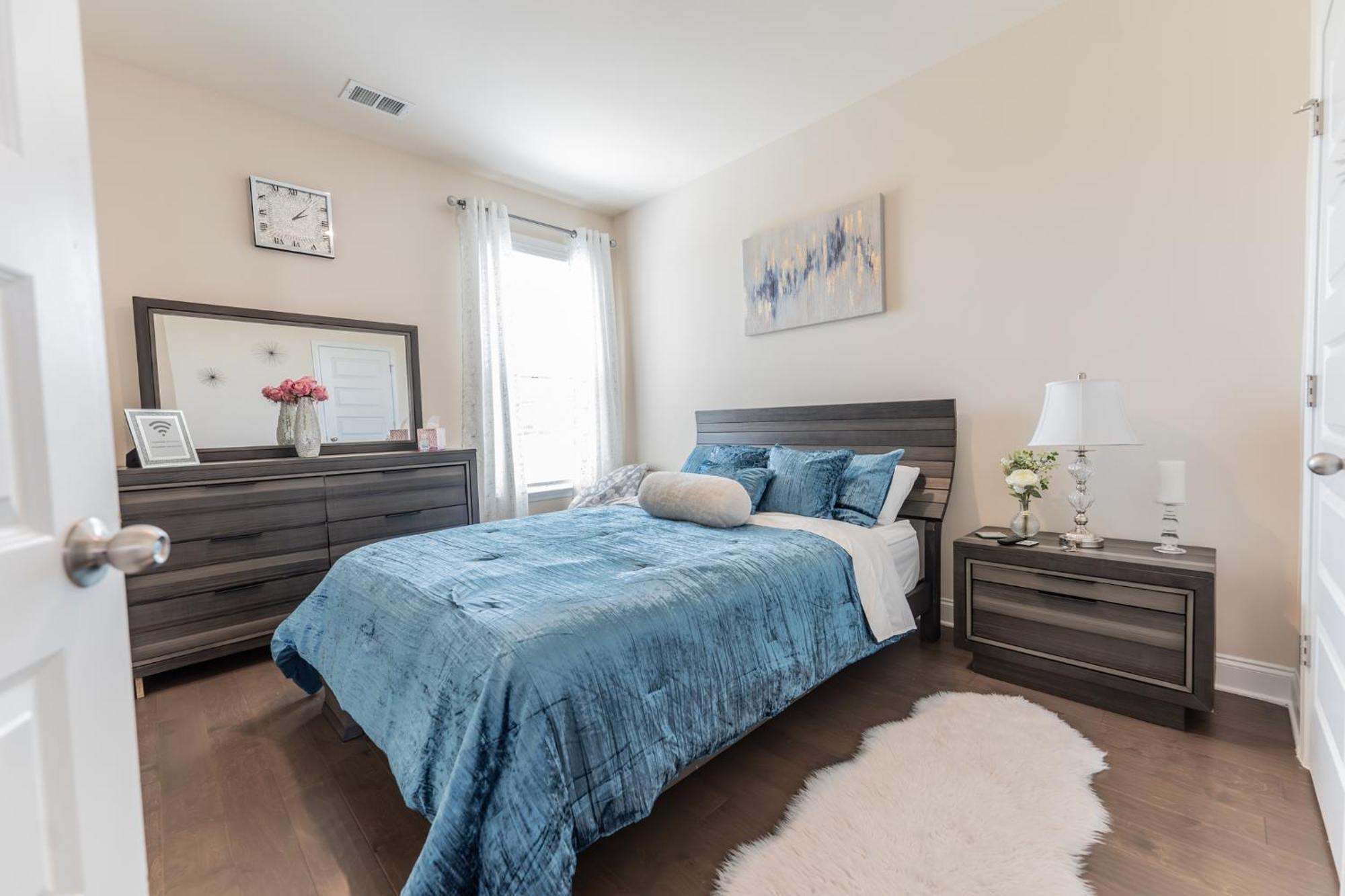 Luxury Bedroom With Private Bath Hampton Exterior foto